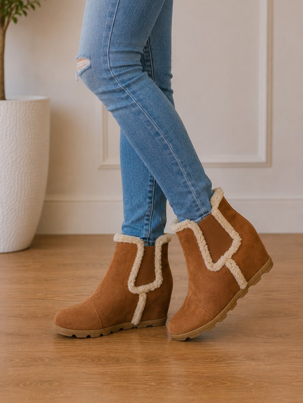 SUGAR | Women's Haley Faux-Suede Faux-Fur Wedge Boots Size 8.5M
